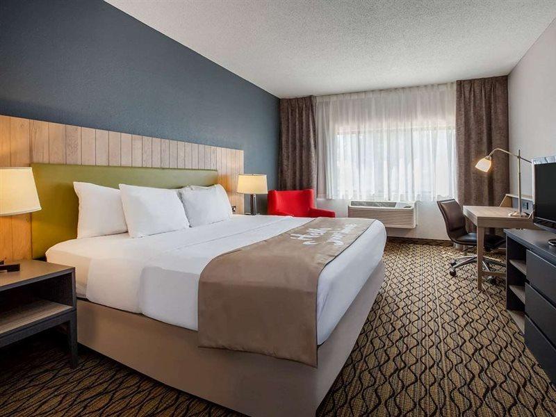 Days Inn & Suites By Wyndham Rochester Hills Mi Ngoại thất bức ảnh