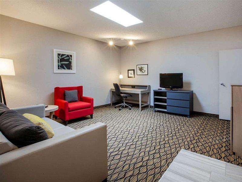 Days Inn & Suites By Wyndham Rochester Hills Mi Ngoại thất bức ảnh