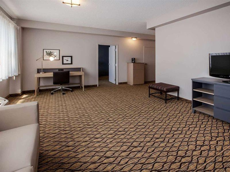 Days Inn & Suites By Wyndham Rochester Hills Mi Ngoại thất bức ảnh