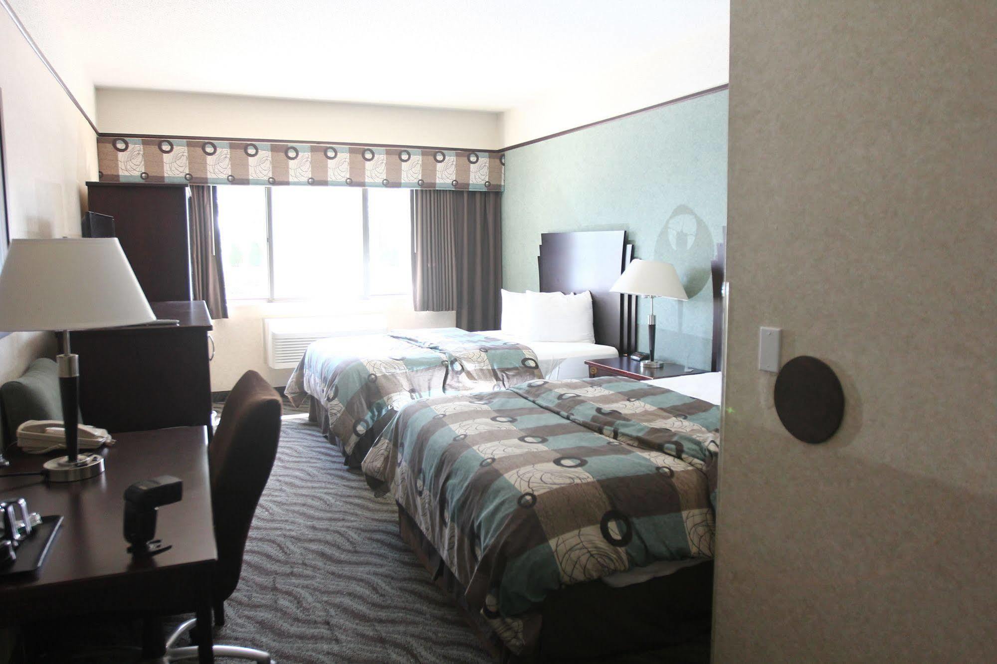 Days Inn & Suites By Wyndham Rochester Hills Mi Ngoại thất bức ảnh