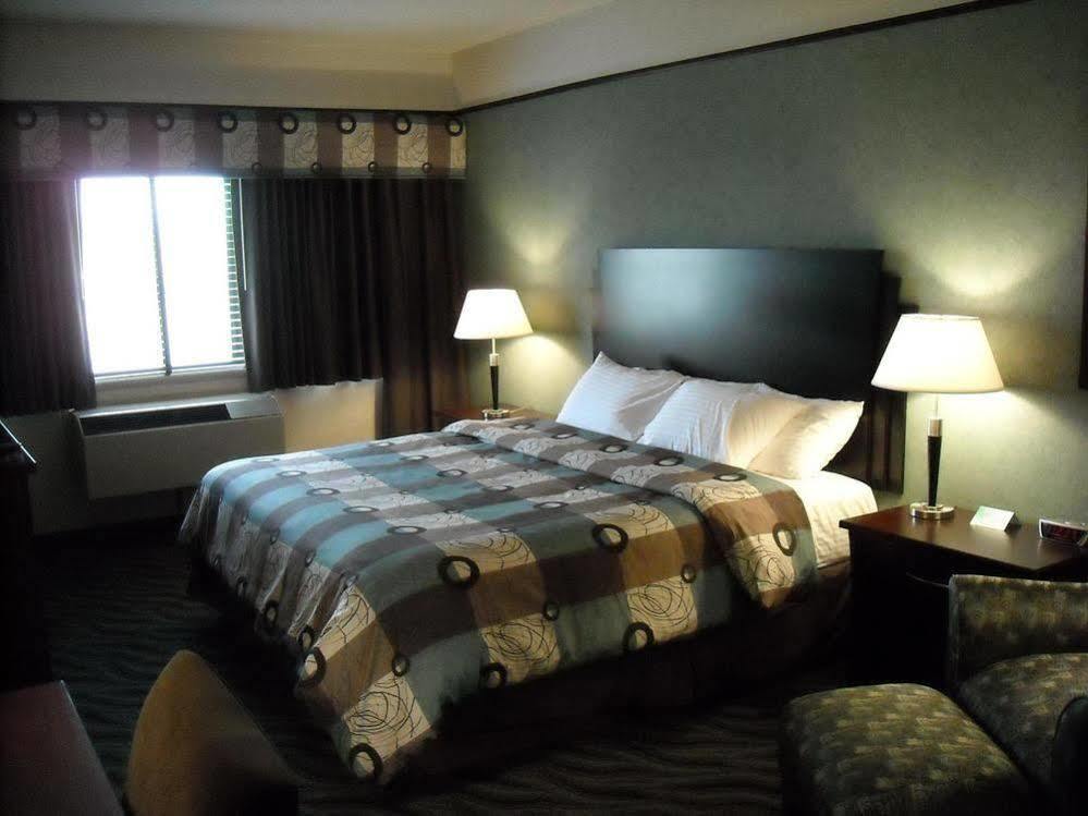 Days Inn & Suites By Wyndham Rochester Hills Mi Ngoại thất bức ảnh